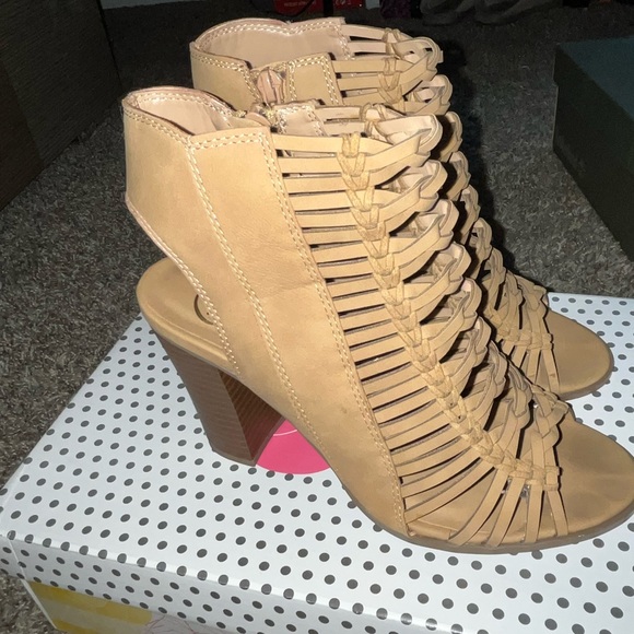 Women Open Toe Heel. Perfect for Rodeos, Festivals, etc. - Picture 3 of 3